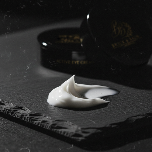 Active Eye Cream texture macro